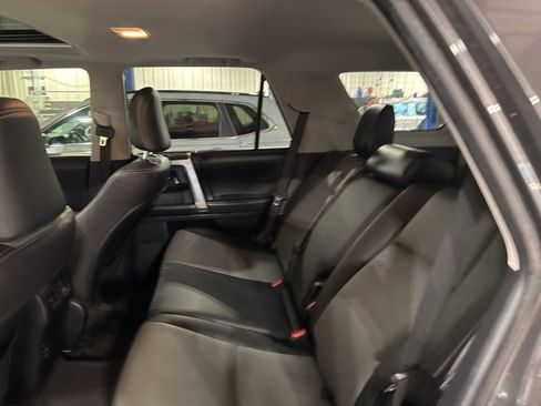 Used 2016 Toyota 4Runner SR5 image 11