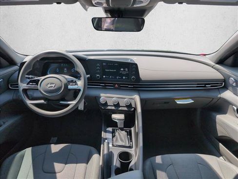New 2026 Hyundai Elantra SE FWD image 18