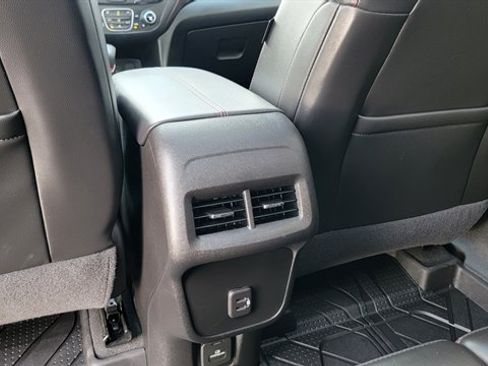 Used 2022 Chevrolet Equinox RS w/ RS Leather Package image 57