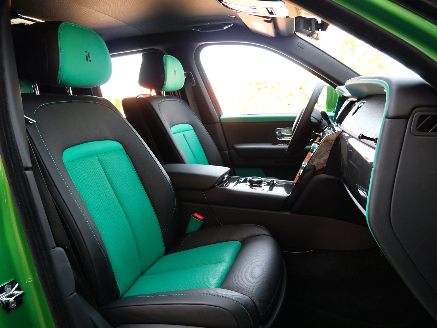 Certified 2023 Rolls-Royce Cullinan Black Badge w/ Leather Finishing Pack AWD/4WD image 35