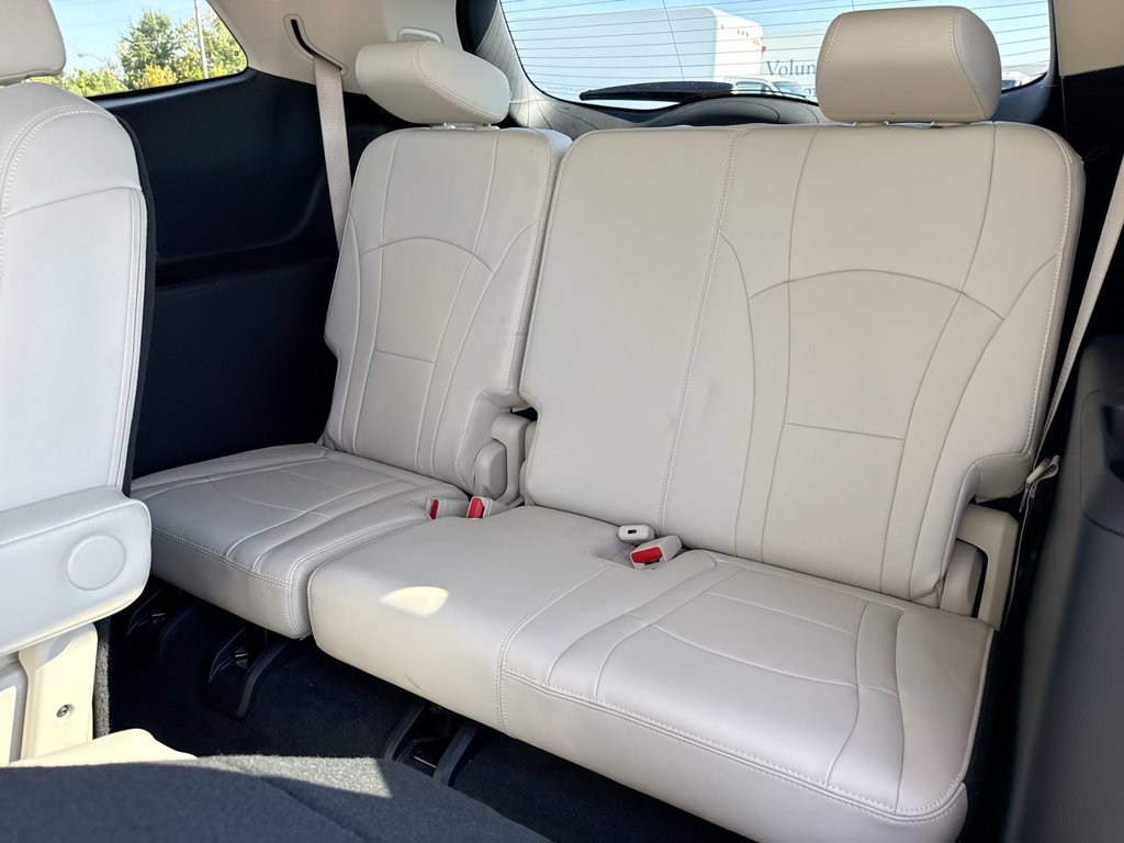 Used 2024 Buick Enclave Essence w/ Experience Buick Package AWD/4WD image 24
