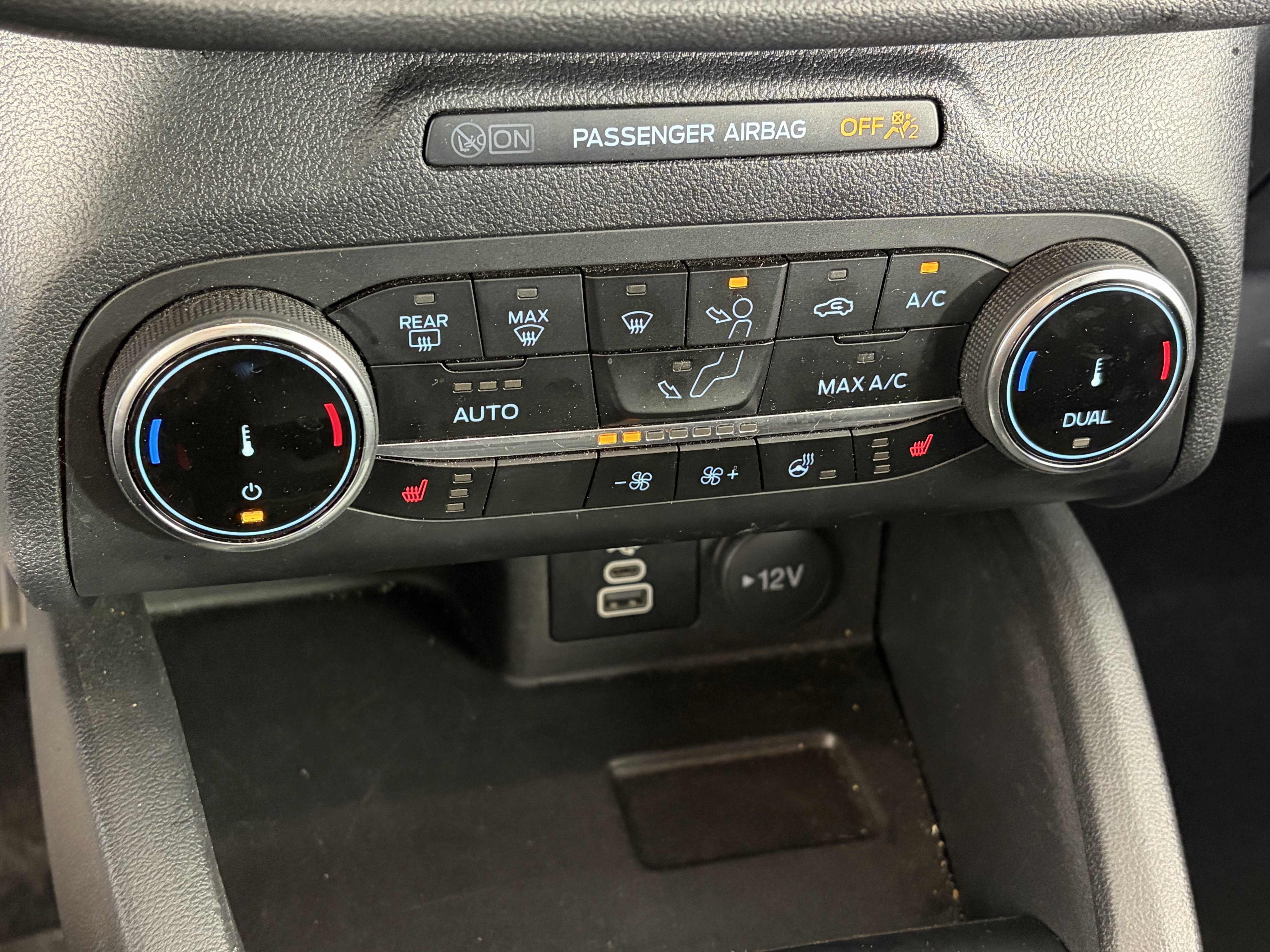 Used 2025 Ford Escape ST-Line Select AWD/4WD image 22