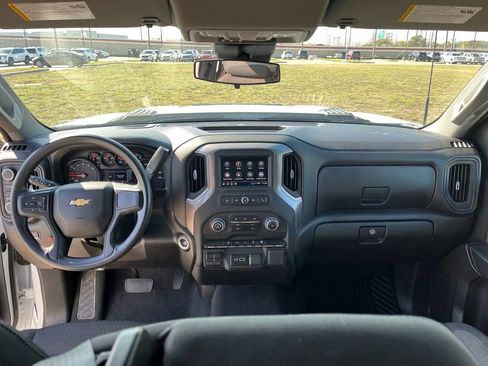 Used 2025 Chevrolet Silverado 2500 Custom w/ Custom Convenience Package image 13