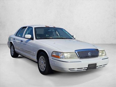 Used 2004 Mercury Grand Marquis GS image 2