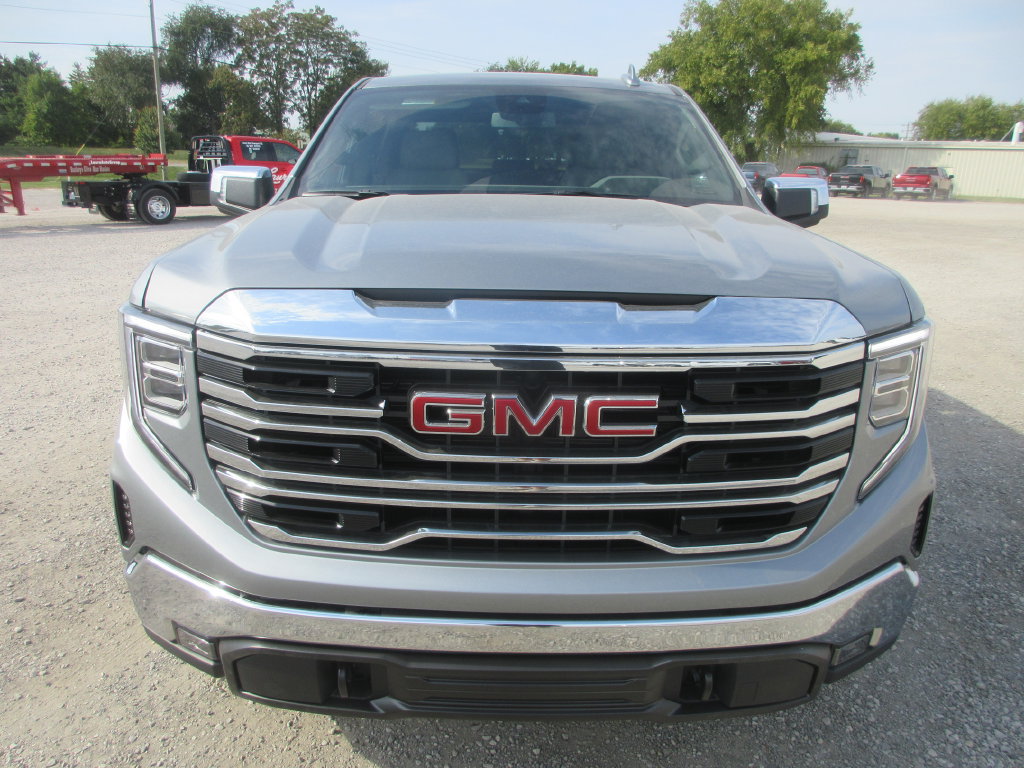 New 2026 GMC Sierra 1500 SLT w/ SLT Premium Package AWD/4WD image 11