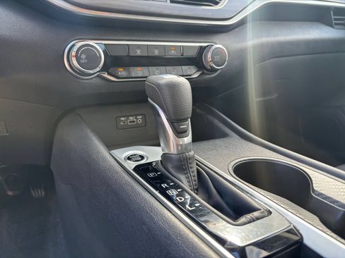Used 2025 Nissan Altima 2.5 SV FWD image 40