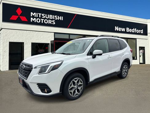 Used 2022 Subaru Forester Premium AWD/4WD image 1