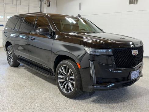 Used 2023 Cadillac Escalade ESV Sport AWD/4WD image 6