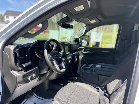 New 2026 GMC Sierra 2500 SLE w/ SLE Value Package; AWD/4WD image 11