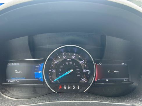 Used 2019 Ford Explorer XLT w/ Equipment Group 202A FWD image 11