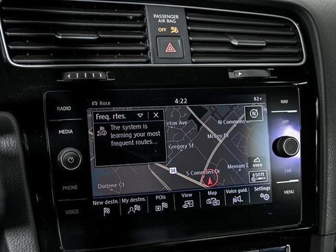 Used 2019 Volkswagen Golf 4-Door AWD/4WD image 24