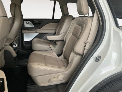 Used 2023 Lincoln Aviator Reserve w/ Equipment Group 201A AWD/4WD image 13