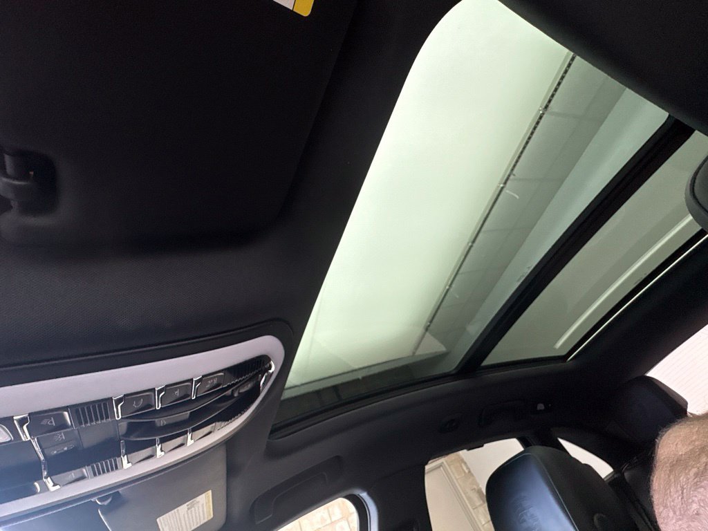 Certified 2023 Porsche Macan AWD/4WD image 42