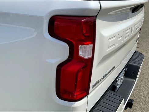 Used 2021 Chevrolet Silverado 1500 High Country w/ Technology Package image 29