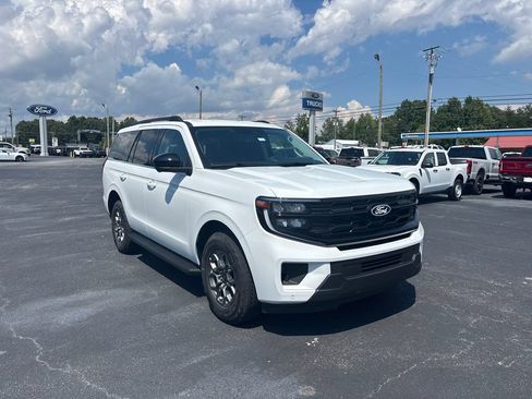 New 2027 Ford Expedition Active RWD image 3