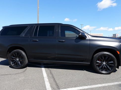 Used 2022 Cadillac Escalade ESV Sport Platinum AWD/4WD image 10
