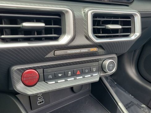 Used 2025 Ford Mustang Premium image 27