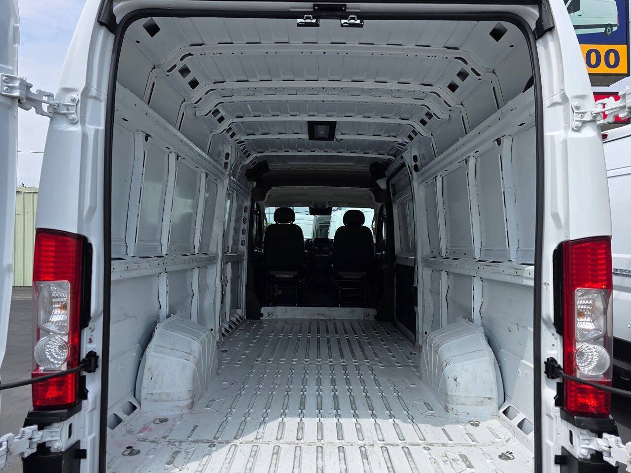 Used 2025 RAM ProMaster 3500 w/ Convenience Group FWD image 10