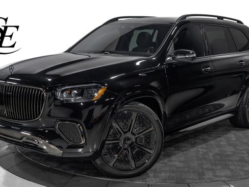 Used 2025 Mercedes-Benz Maybach GLS 600 4MATIC image 2