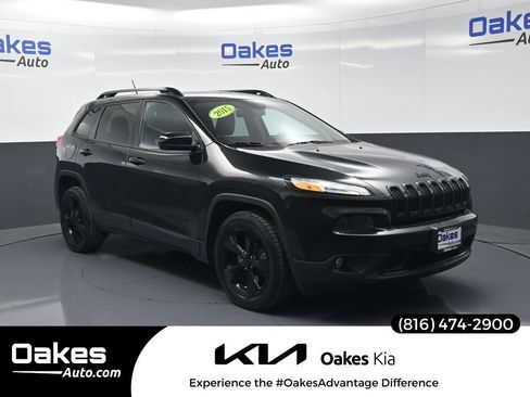 Used 2015 Jeep Cherokee Latitude w/ Comfort/Convenience Group FWD image 1