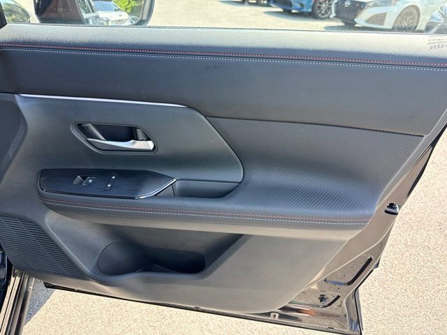 Used 2025 Nissan Kicks SR AWD/4WD image 15