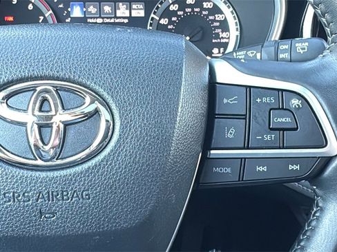 Used 2023 Toyota Highlander XLE image 33