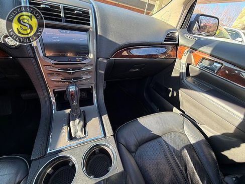 Used 2013 Lincoln MKX AWD image 22