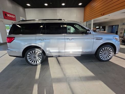 Used 2020 Lincoln Navigator Reserve AWD/4WD image 6