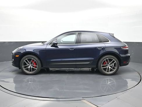 Certified 2023 Porsche Macan S AWD/4WD image 2