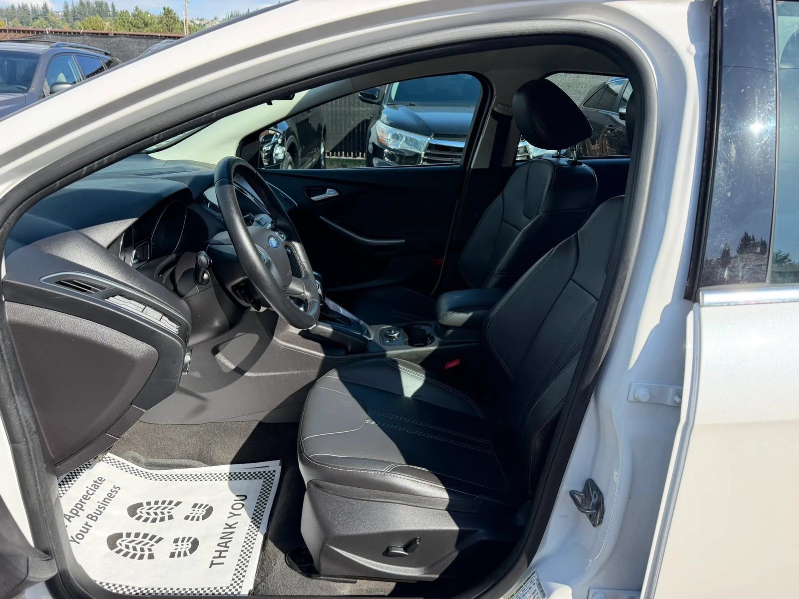 Used 2014 Ford Focus Titanium FWD image 10