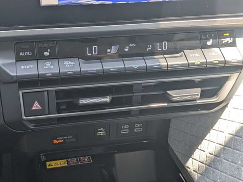 Used 2026 Toyota Camry XLE FWD image 22