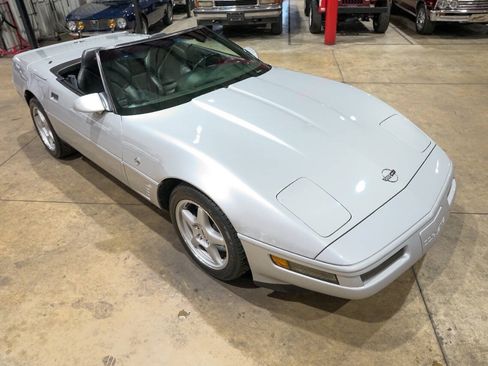 Used 1996 Chevrolet Corvette Convertible RWD image 14