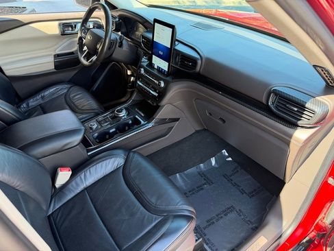 Used 2020 Ford Explorer Platinum w/ Premium Technology Package image 33