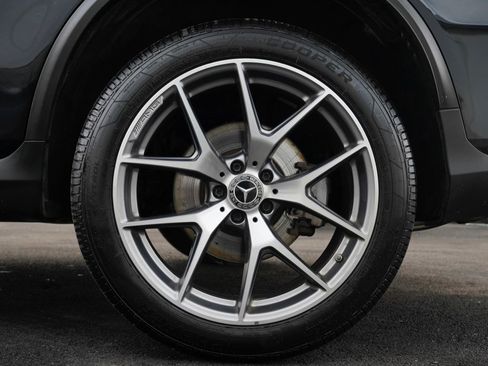 Used 2021 Mercedes-Benz GLC 300 4MATIC image 16