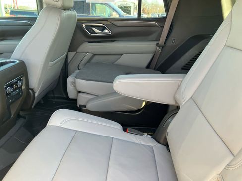 Certified 2024 Chevrolet Tahoe Z71 w/ Luxury Package image 37