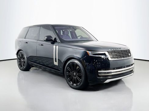 Used 2023 Land Rover Range Rover SE AWD/4WD image 3