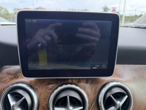 Used 2016 Mercedes-Benz GLA 250 4MATIC image 23