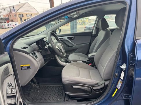 Used 2015 Hyundai Elantra SE image 11