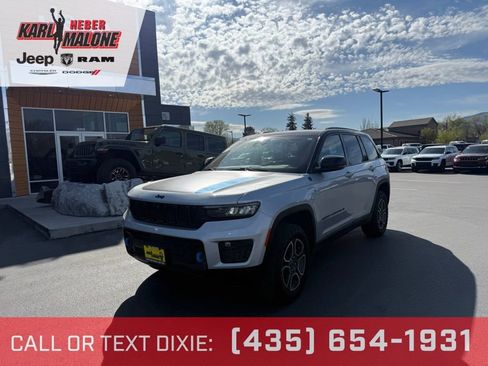 Used 2023 Jeep Grand Cherokee Trailhawk w/ Luxury Tech Group III AWD/4WD image 1