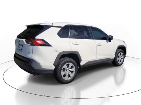 Certified 2022 Toyota RAV4 LE image 7