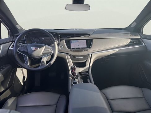 Certified 2025 Cadillac XT5 Premium Luxury image 17
