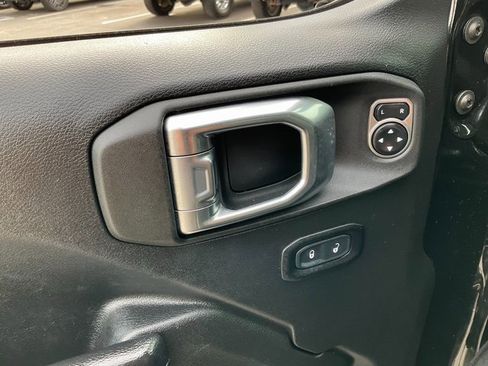 Used 2021 Jeep Wrangler Sport image 5