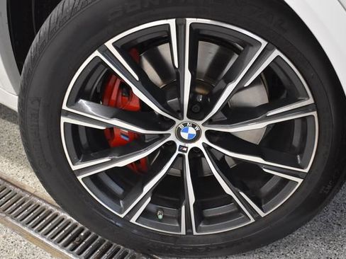 Used 2022 BMW X5 xDrive40i w/ M Sport Package AWD/4WD image 29