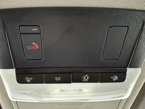 Used 2025 Nissan Rogue SV image 22