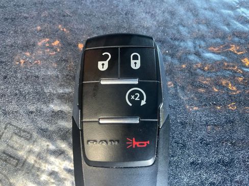 Used 2024 RAM 2500 Big Horn w/ Safety Group image 28