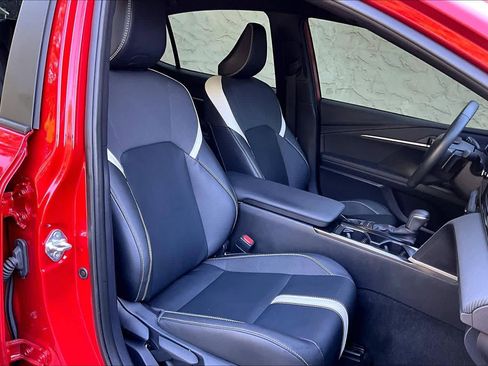 Used 2025 Toyota Camry SE w/ Convenience Package FWD image 9