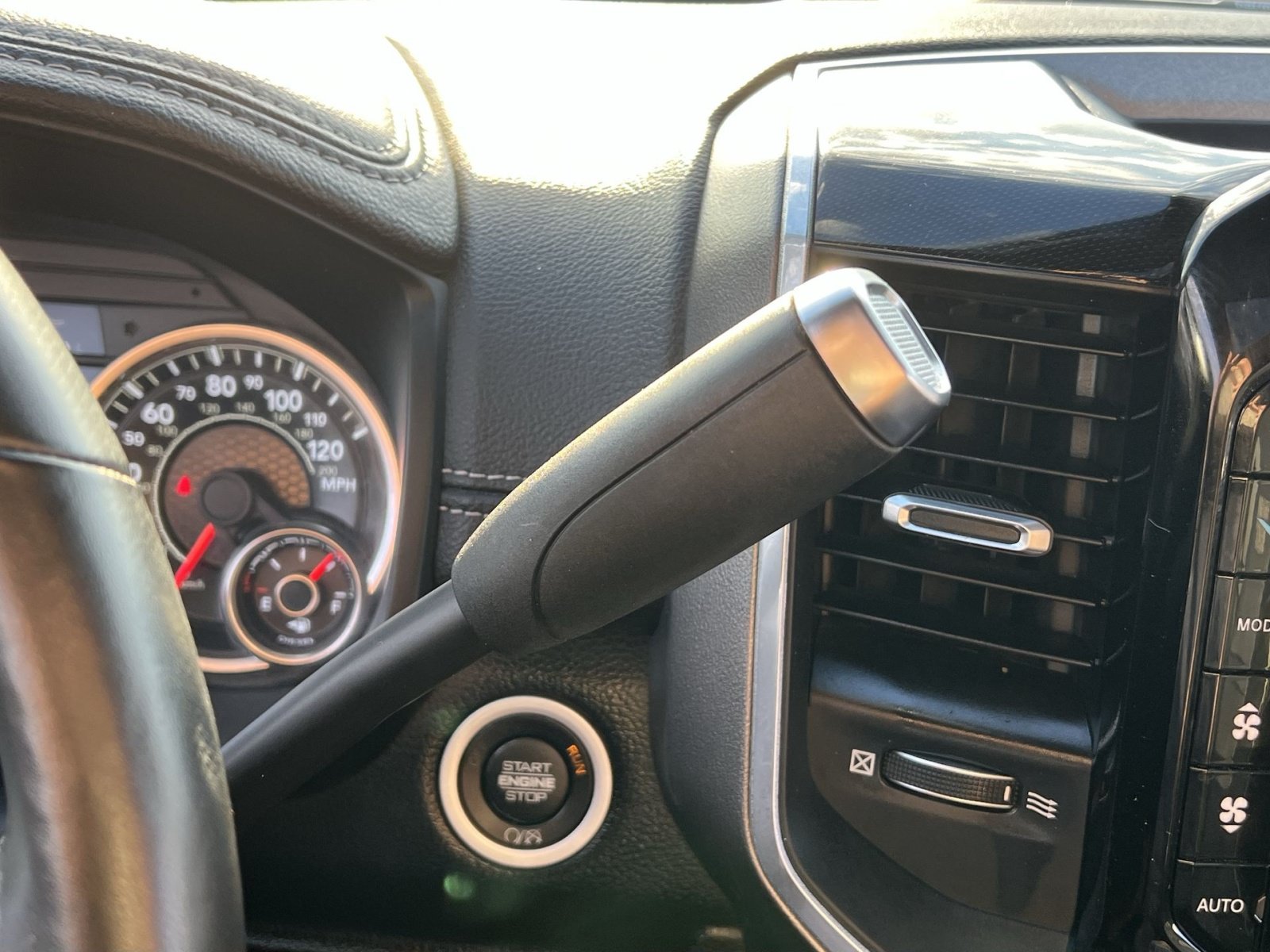 Used 2020 RAM 3500 Laramie AWD/4WD image 19