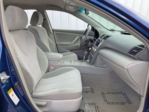 Used 2010 Toyota Camry image 14