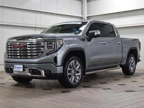 Used 2025 GMC Sierra 1500 Denali w/ Denali Reserve Package AWD/4WD image 3