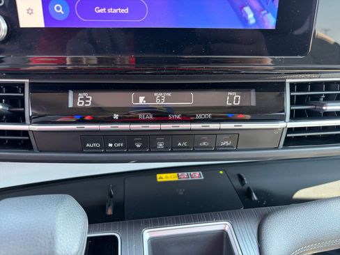 Used 2025 Toyota Sienna LE w/ LE Plus Package AWD/4WD image 22